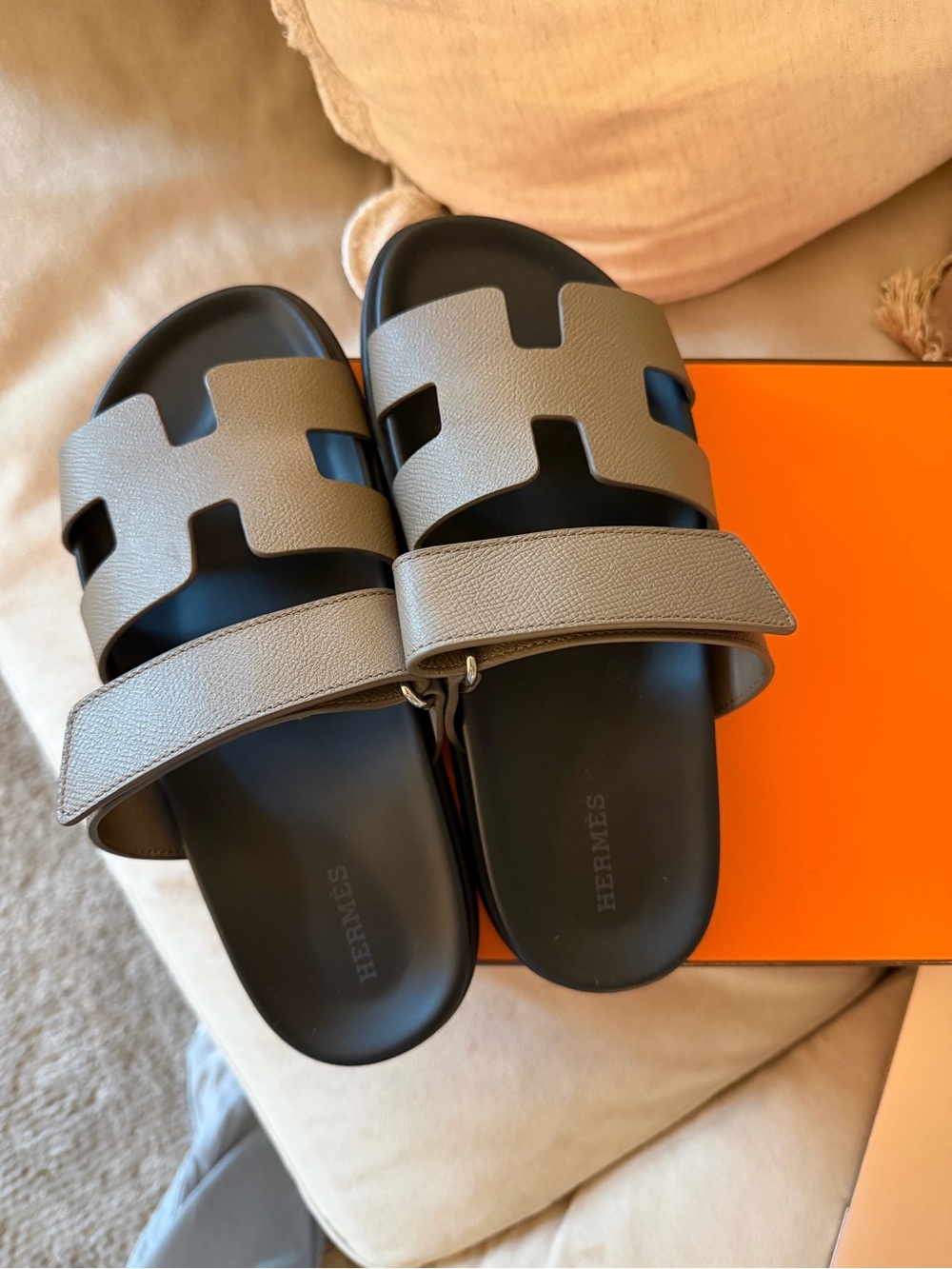 Hèrmes chypre etoupe epsom Leather Sandals